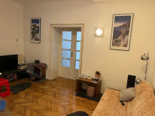 Vând apartament 2 camere, renovat - Cartierul Funcționarilor