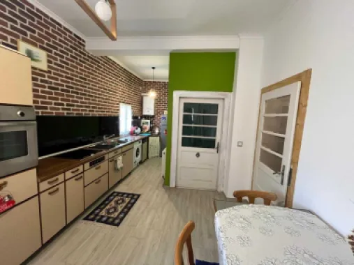 Vând apartament 2 camere, renovat - Cartierul Funcționarilor