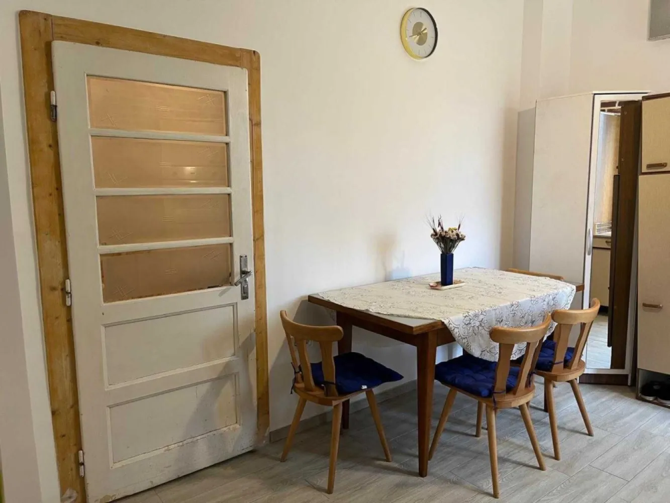 Vând apartament 2 camere, renovat - Cartierul Funcționarilor