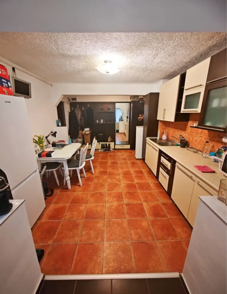 BRASADAS vinde ap 2 cam etaj 1/4 in Carpati 2.
