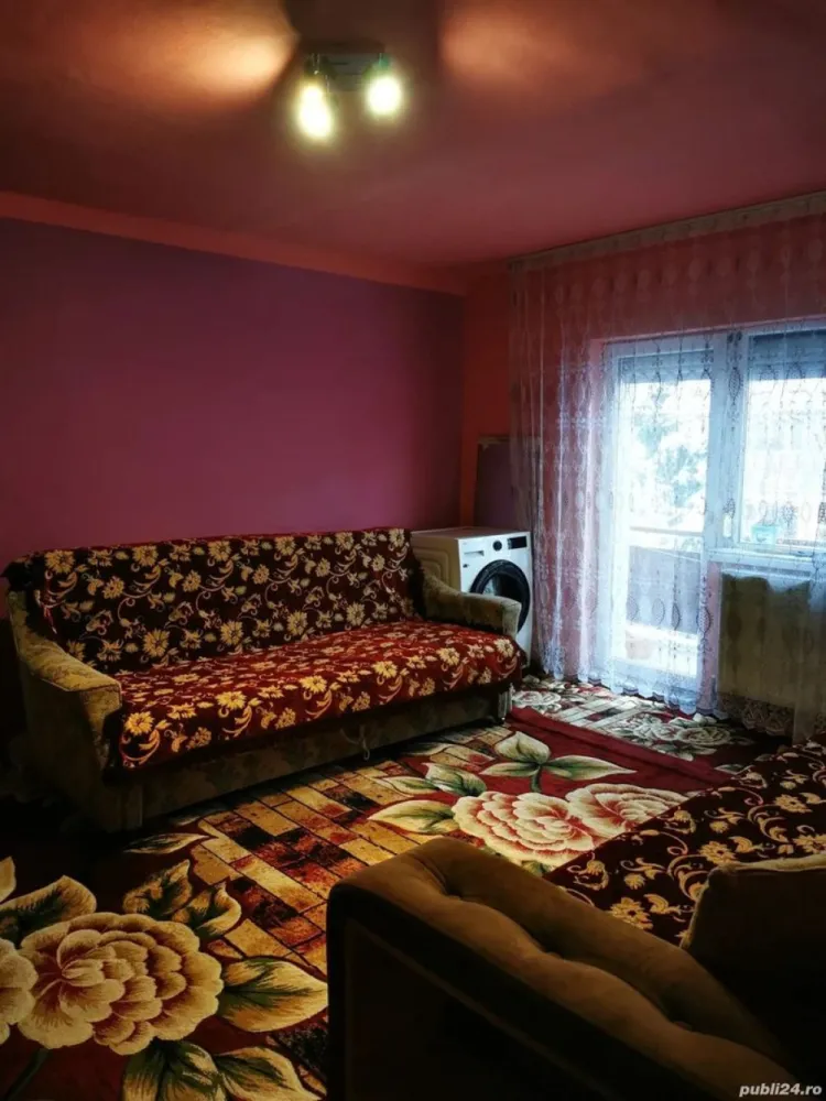 Apartament 2Camere Micro 16 Brandusa. - Va ofer spre vanzare apartament cu 2 camere , semidecomandat la etajul 2 din 4 Imobilul este compus astfel : hol , bucatarie , baie , debara si 2 camere Semidecomandat cu balcon. Are gresie-faianta , parchet , geamuri termopan , usa metalica rolete exterioare si plasa insecte . Incalzirea se face cu microcentrala pe gaz . Este izolat la exterior ....Necesita Renovare... Este o scara linistita cu zona de asemenea linistita . Pentru mai multe detalii sau vizionare sunati la numarul afisat . Pretul este negociabil de fata..Nr telefon..zero sapte sapte zero patru trei sase sase zero zero....