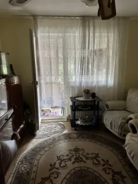 BRASADAS vinde ap 2 cam Botizului etaj 2 cu balcon