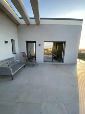 BRASADAS vinde penthouse 2 cam semifinisat-Smalard City.