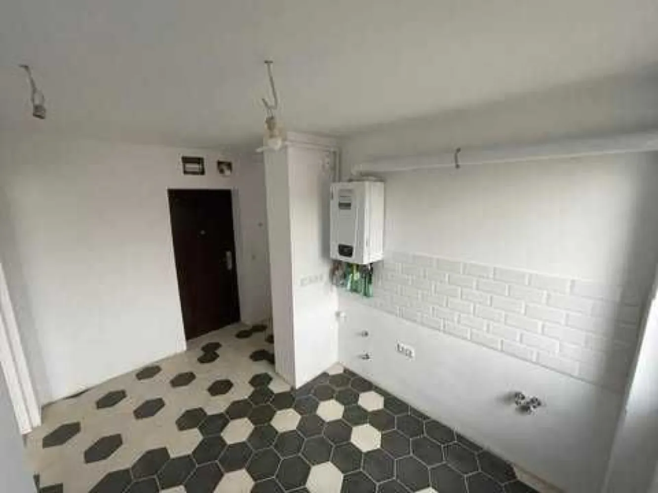 BRASADAS vinde ap 2 cam Botizului etaj 4/4 60mp