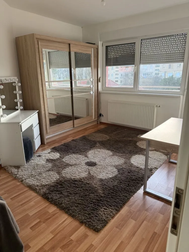 BRASADAS vinde ap 3 camere in asociatie zona 14 Mai.
