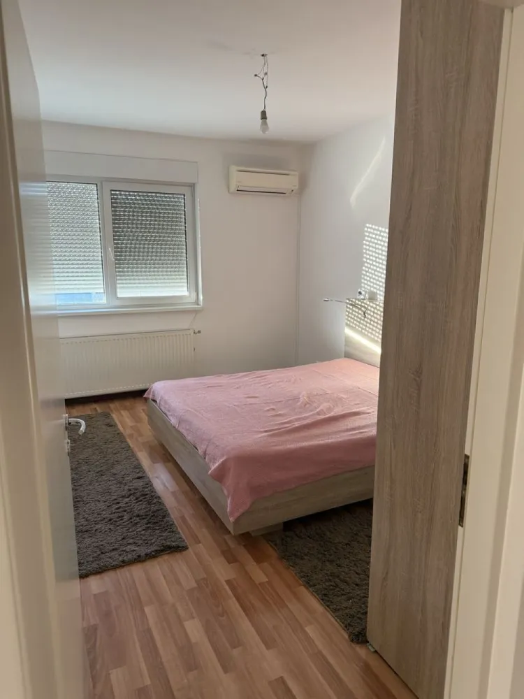 BRASADAS vinde ap 3 camere in asociatie zona 14 Mai.