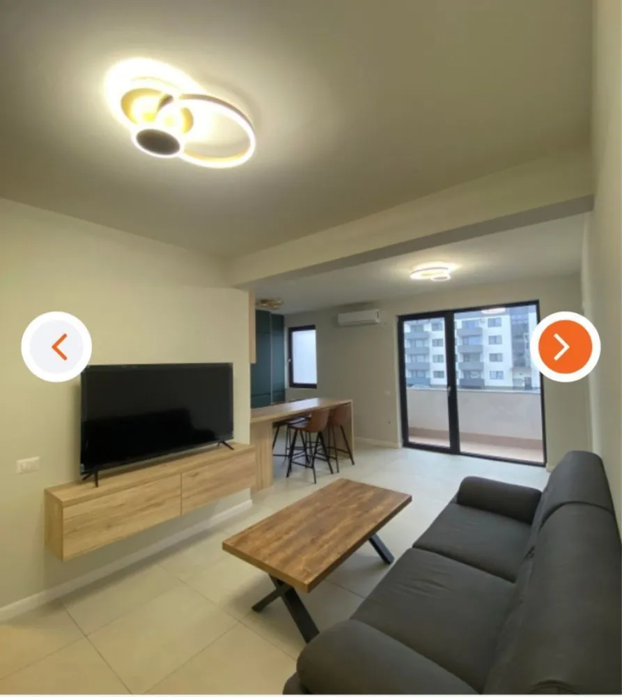 BRASADAS vinde ap 3 cam etaj 1/4 in Micro 16. - Agentia Imobiliara BRASADAS vinde apartament NOU cu 3 camere in Micro 16. Hol de intrare, living cu bucatarie, loc de luat masa, 2 dormitoare, baie, balcon, centrala. termica, termopane, usa metalica de siguranta, usi interioare noi, sistem aer conditionat, incalzire in pardoseala, loc de parcare. Cu lift, izolat exterior, mobilat si utilat, complet nou. Www.brasadas.com.