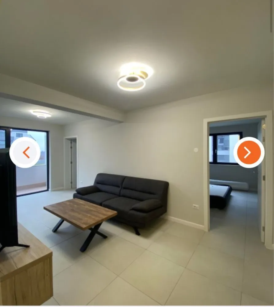 BRASADAS vinde ap 3 cam etaj 1/4 in Micro 16. - Agentia Imobiliara BRASADAS vinde apartament NOU cu 3 camere in Micro 16. Hol de intrare, living cu bucatarie, loc de luat masa, 2 dormitoare, baie, balcon, centrala. termica, termopane, usa metalica de siguranta, usi interioare noi, sistem aer conditionat, incalzire in pardoseala, loc de parcare. Cu lift, izolat exterior, mobilat si utilat, complet nou. Www.brasadas.com.