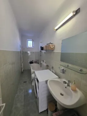 BRASADAS vinde ap 3 cam in zona Piata Mica.
