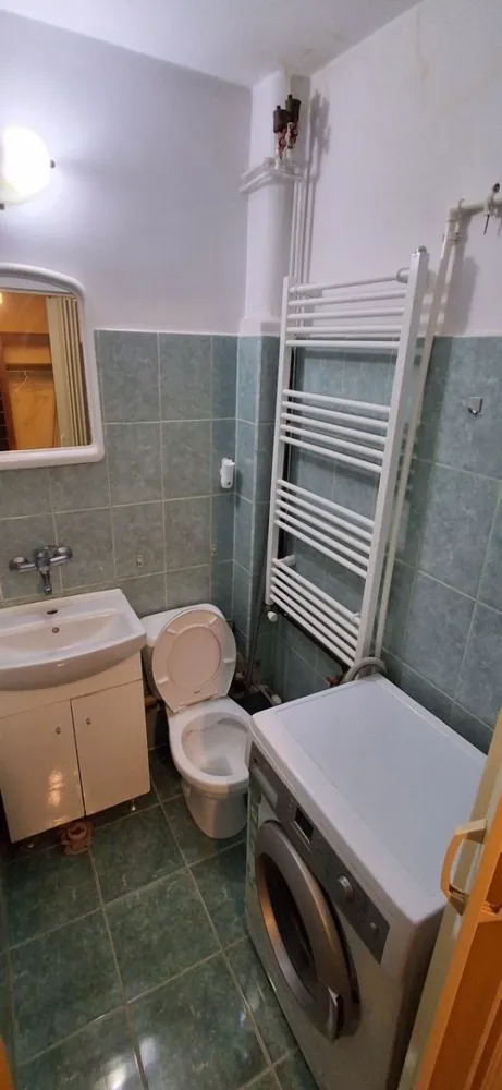 BRASADAS vinde ap 3 cam in Micro 14 etaj 4/4 mobilat utilat.