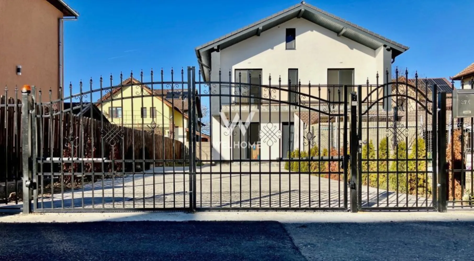 Casă nouă, individuală, aproape de centrul Sibiului