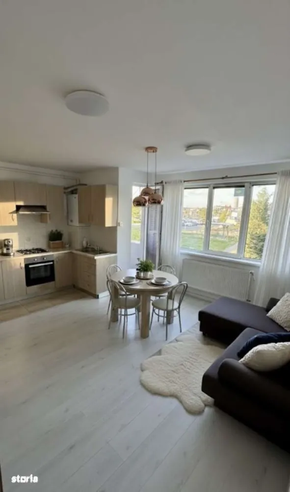 PF vand apartament 3 camere 70mp in curte la Vivo nu se plateste tva - Persoană fizică, vând apartament cu 3 camere 70 mp Cluj.Curte la Vivo Shopig Center. CF liber de sarcini, fără TVA de 21% către stat !!!Persoană fizică, vând apartament 3 camere 70 mp !!! Nu se plateste TVA 21% !!!In curte Vivo Shopig Center Situat în una dintre cele mai dinamice zone rezidențiale din județul Cluj, acest apartament de 3 camere reprezintă o oportunitate excelentă atât pentru familie, cât și pentru investiție. Amplasat "lipit" de mall-ul VIVO Cluj-Napoca. Rezidenta oferă acces rapid la facilități comerciale, transport și infrastructură urbană. CF liber de sarcini.Compartimentare:Living spațiosHolBaieBalcon Orientare sudică avantajoasă și view spre VivoApartament cu CF individual liber de sarciniEtaj 1Zonă liniștită, aproape de magazine, stații de autobuz (5 min) și alte puncte de interes.Loc de joacă pentru copii în 50m– ideal pentru familii.O investiție de viitor într-o zonă cu potențial de creștere Costuri de întreținere reduse – apartamentul menține o temperatură constantă: iarna este călduros cu consum redus de gaz, iar vara rămâne răcoros. Aer conditionat.Se poate locui imediat, fără a fi necesare investiții suplimentareAvantaj important: fiind vândut de persoană fizică, NU se plătește TVA de 21% către stat.