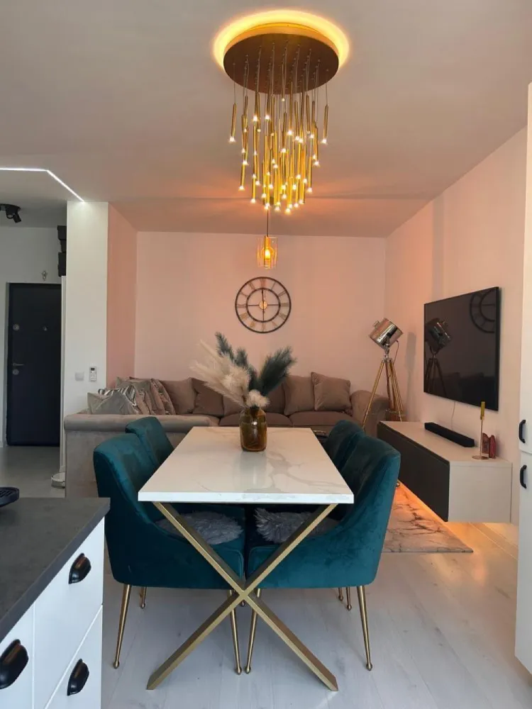 Apartament Spitalul Regional Floresti - Preț negociabil. Imobil disponibil pentru vânzare începând cu 15 ianuarie 2026. În prezent, proprietatea este închiriată, cu contract activ. Pentru informații suplimentare, vă rugăm să ne contactați în privat la WhatsApp: 07********34. Loc de parcare subteran: 10.000 euro