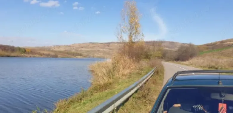 De vanzare teren cu front la LAC
