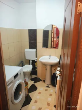 BRASADAS vinde ap 3 cam etaj 4/4 in Carpati 2.
