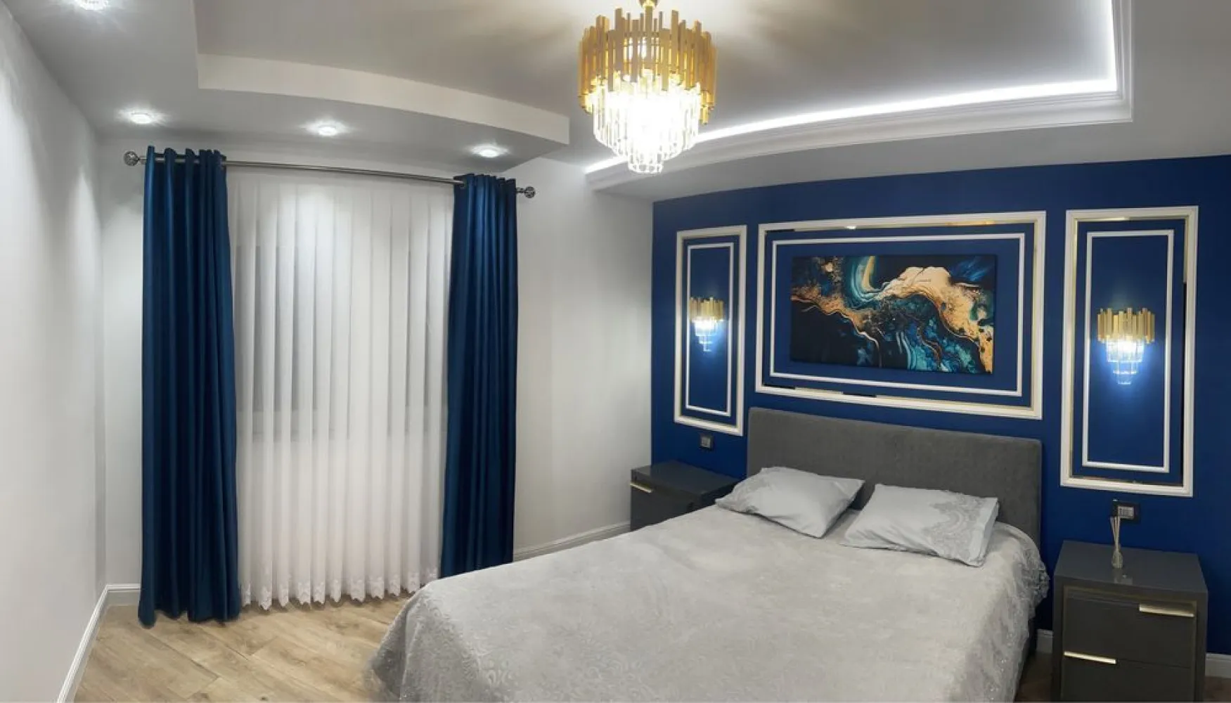 BRASADAS vinde ap 4 cam zona Economic. - Agentia Imobiliara BRASADAS vinde apartament cu 4 camere in zona Economic, renovat complect , curent , caldura , tencuiala, fiecare camera este individuală , 3 dormitoare , camera de zi, Bucătărie individuală , 2 bai și doua balcoane. Www.brasadas.com.