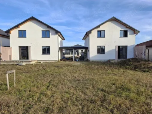 Vand casa tip P+M Martinesti