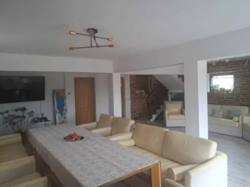 BRASADAS vinde casa in zona Strandului.