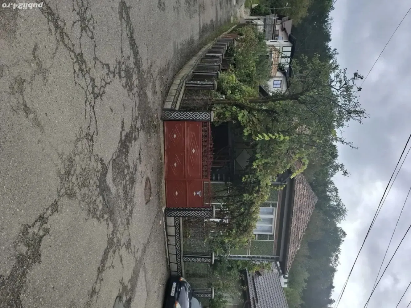 vand casa in loc Gherla - Vând casa în localitatea Gherla strada. Livezii nr 13 suprafara terenului 500 mp front la doua străzi pentru mai multe detalii la nr de tf