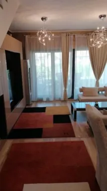 BRASADAS vinde 1/2 duplex în cartierul Europa.