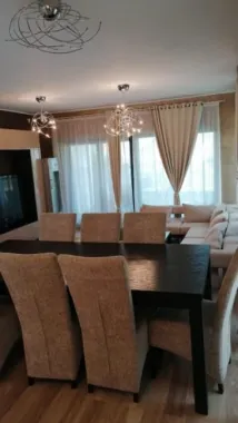 BRASADAS vinde 1/2 duplex în cartierul Europa.