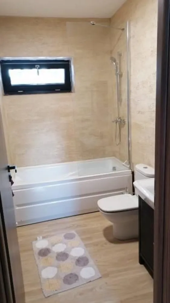 BRASADAS vinde 1/2 duplex în cartierul Europa.