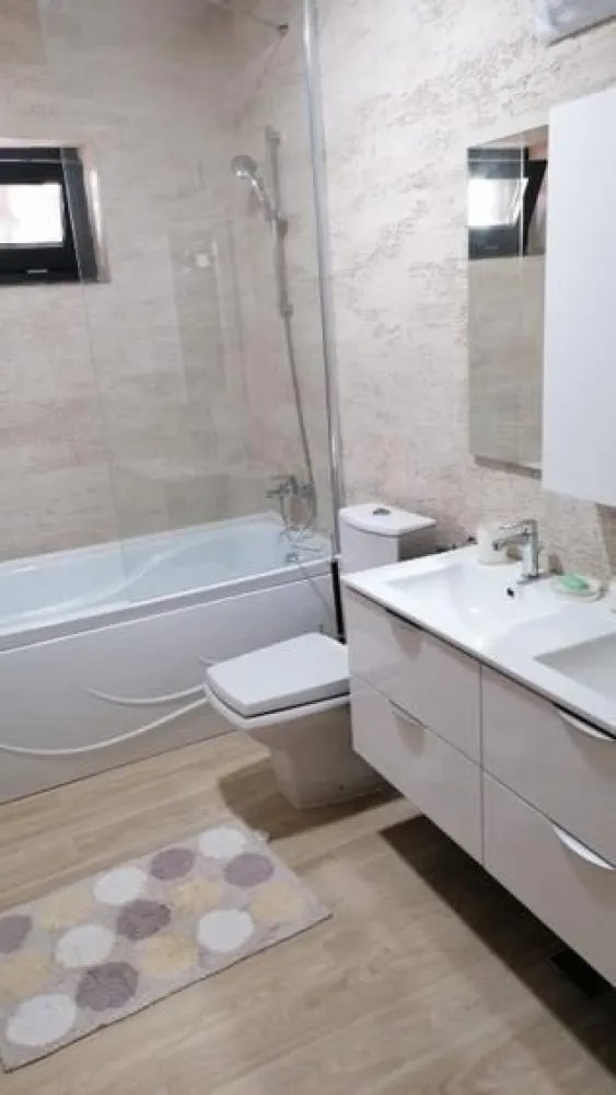 BRASADAS vinde 1/2 duplex în cartierul Europa.