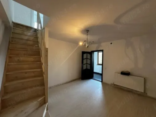 BRASADAS vinde Duplex 4 cam și curte 80 mp IRIS Bd. Muncii.