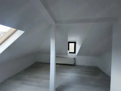 BRASADAS vinde Duplex 4 cam și curte 80 mp IRIS Bd. Muncii.