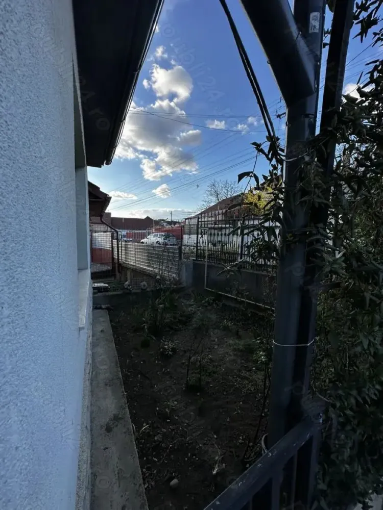 BRASADAS vinde Duplex 4 cam și curte 80 mp IRIS Bd. Muncii.