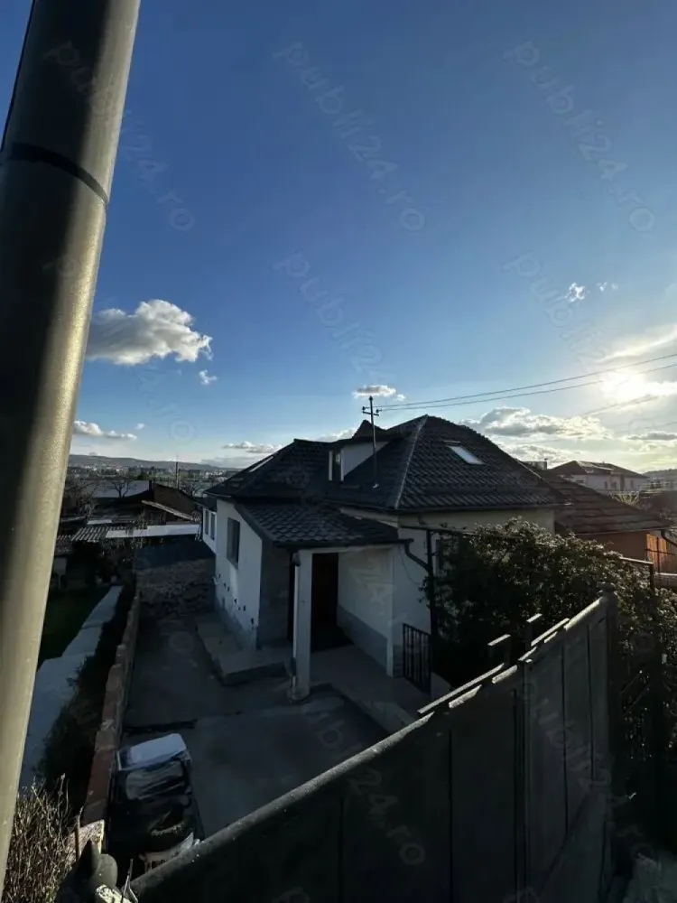 BRASADAS vinde Duplex 4 cam și curte 80 mp IRIS Bd. Muncii.