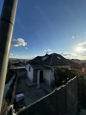 BRASADAS vinde Duplex 4 cam și curte 80 mp IRIS Bd. Muncii.