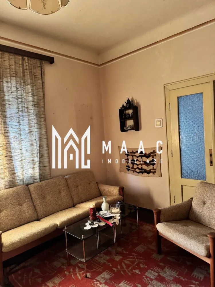 Casa 4 camere | 100 MPU | Gradina | Acces Auto | Terezian - BLACK FRIDAY - Profită de cea mai bună perioadă din an pentru a deveni proprietar! Reducere de 15.000 euro - Pret vechi -165.000 euro Pret promotional - 150.000 euro Maac Imobiliare vă propune spre vânzare o casă cu o suprafață utilă de 100 mp, ideală pentru cei care își doresc un cămin într-o zonă liniștită. Proprietatea este compusă din: 3 camere foarte spațioase Bucătărie Baie Hol Pod mansardabil (extindere sau spațiu de depozitare suplimentar) Pivniță Grădină proprie (relaxare sau activități de grădinărit) Acces auto. Curtea este comună cu o singură altă locuință, situată în partea din spate. Casa necesita renovare/modernizare. Pentru mai multe detalii va rugam specificati telefonic ID: CP2727035 }}