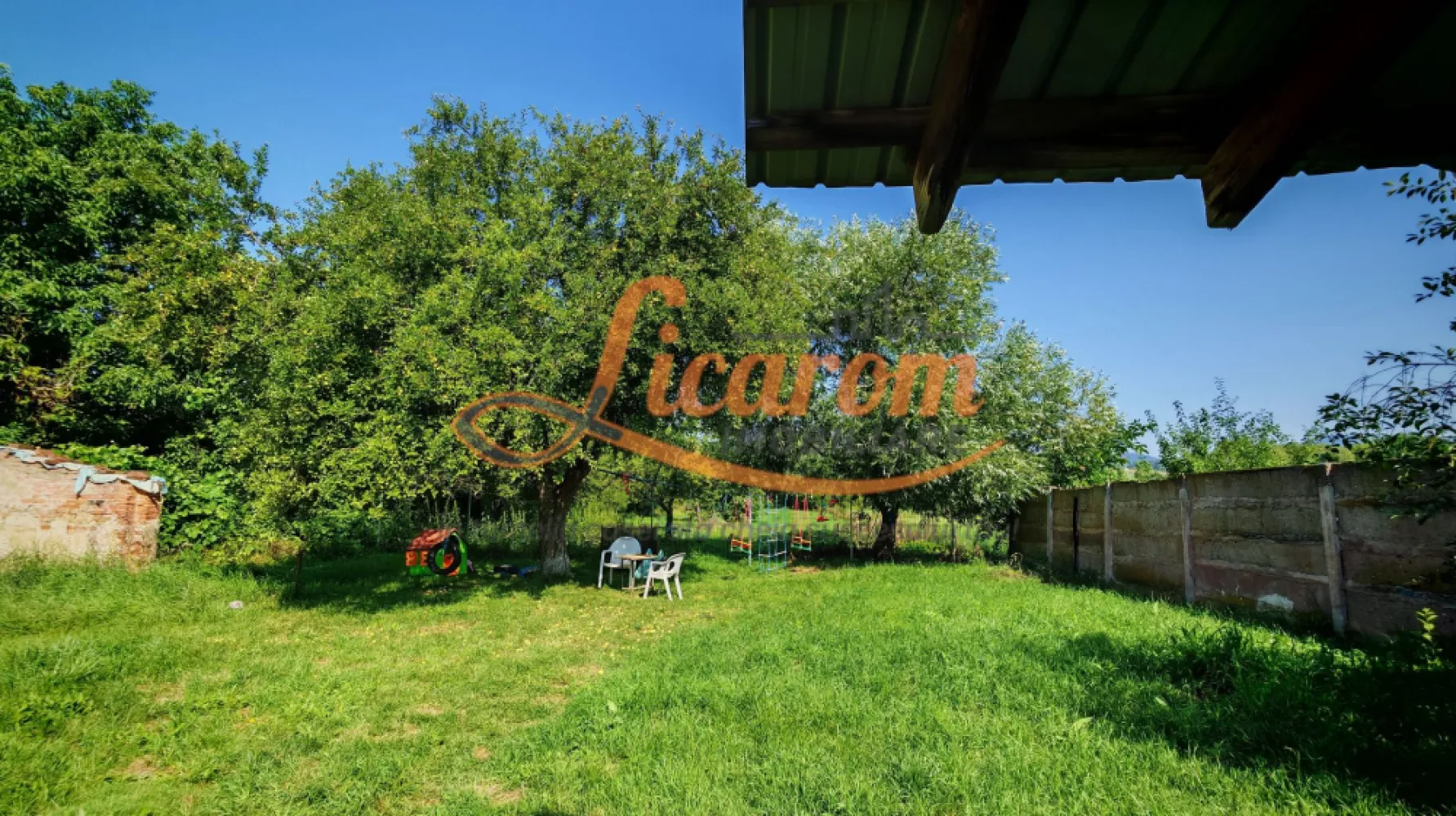 CASA SASEASCA comuna VULCAN,zona foarte buna,teren 3000 mp