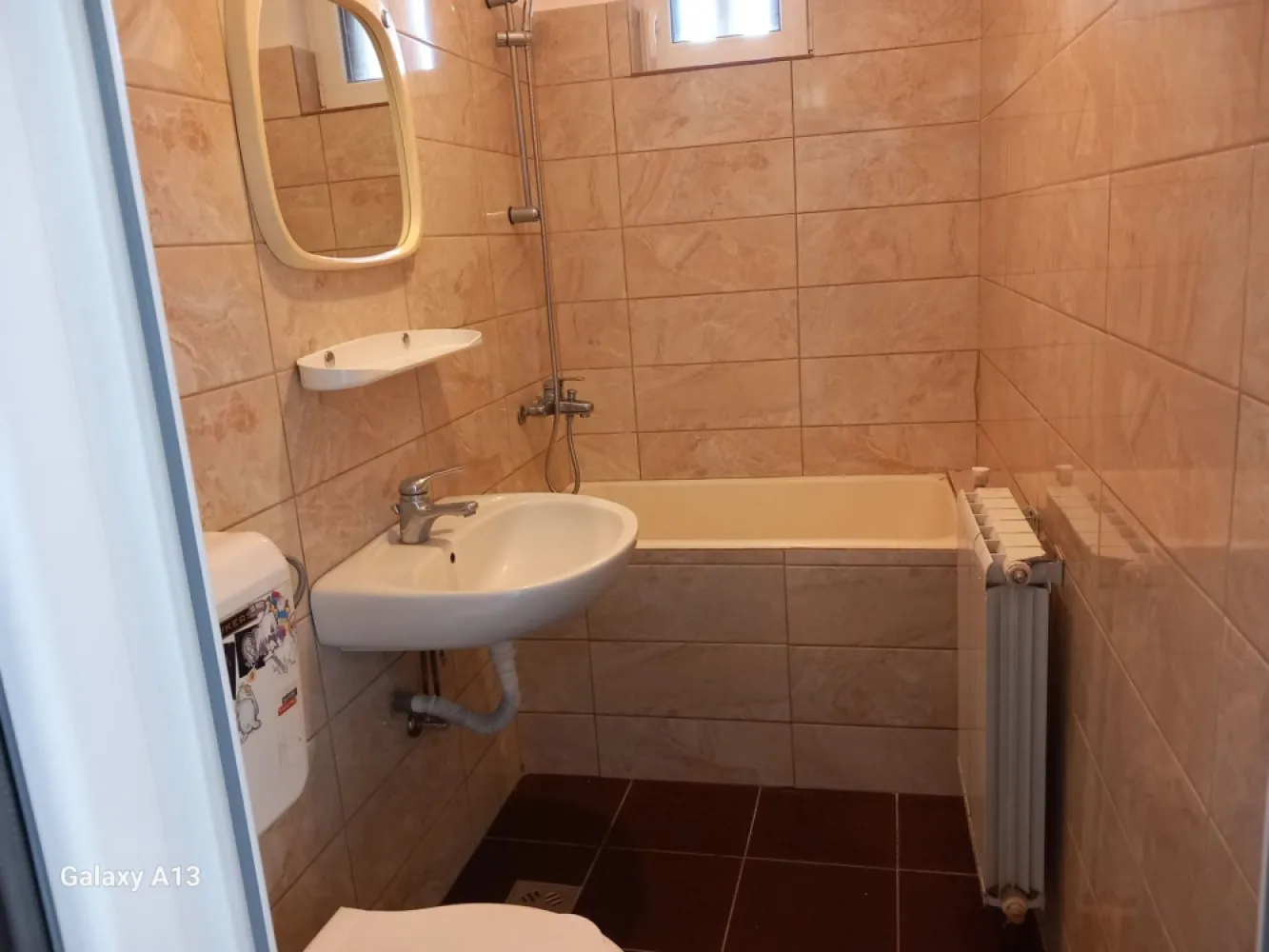 BRASADAS vinde ap 1 cam 4/4 ULTRACENTRAL RENOVAT si MOBILAT. - Agenția imobiliara BRASADAS vinde apartament RENOVAT cu 1 camera in zona ULTRACENTRALA pe I C Bratianu la etajul 4/4. Apartamentul are CENTRALA TERMICA si este MOBILA si UTILAT partial. Suprafata utila este 31mp. www.brasadas.com.