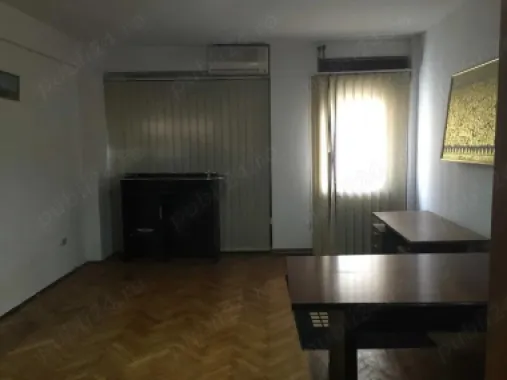 BRASADAS închiriaza 2 cam Smardan - Unirii - Birou - Locuit.