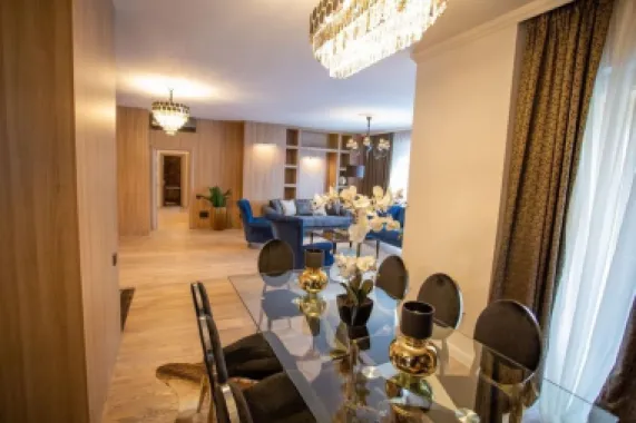 DE VANZARE AP 4 CAMERE LUX, NOU