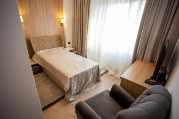 DE VANZARE AP 4 CAMERE LUX, NOU