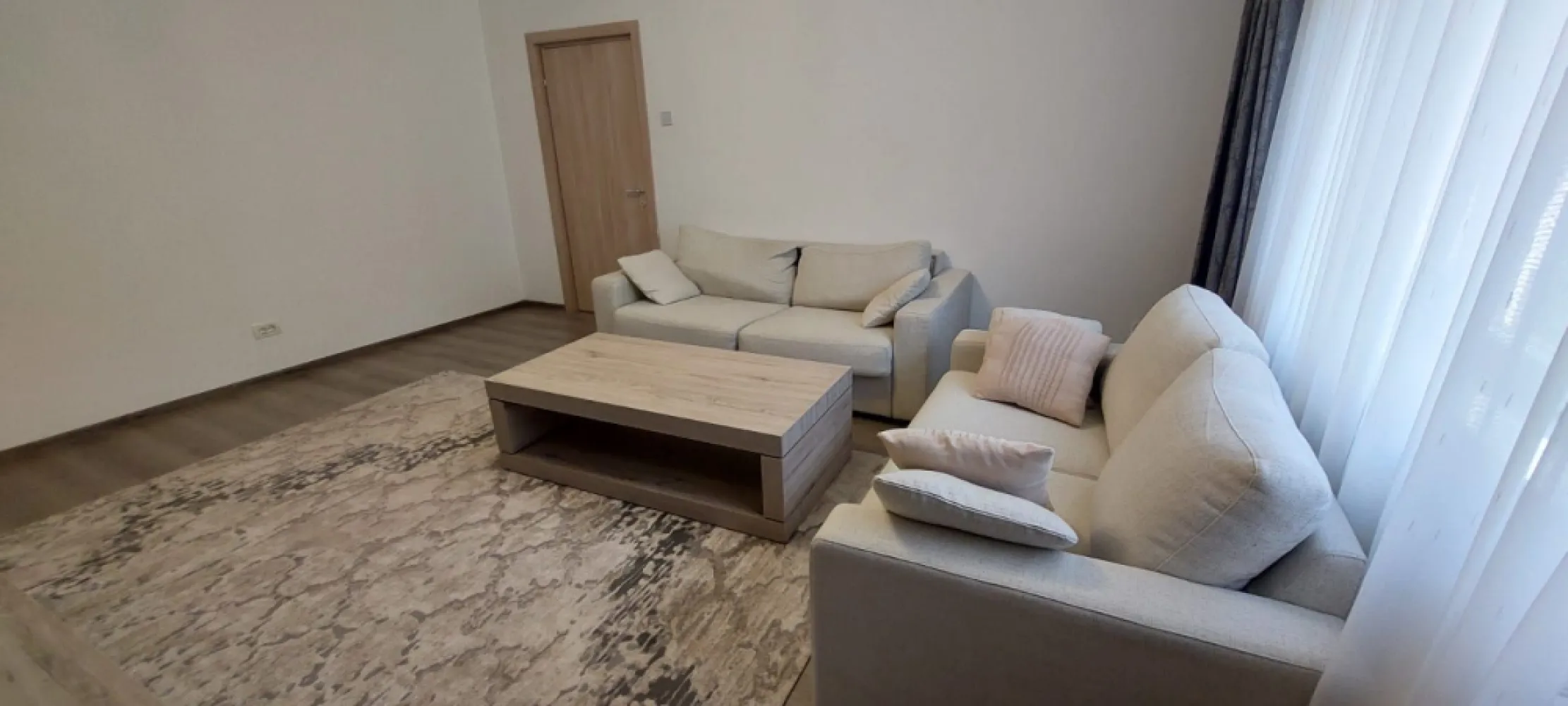 Bd. Unirii, 3 camere, 2 bai, centrala termica, parcare, lux