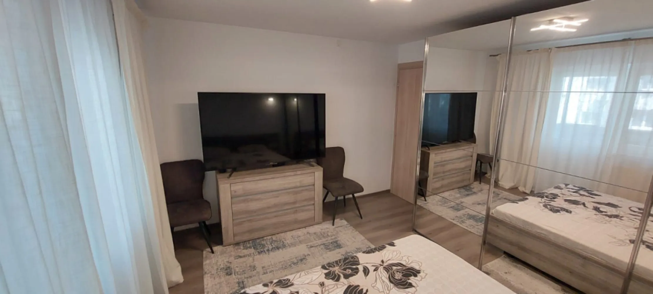 Bd. Unirii, 3 camere, 2 bai, centrala termica, parcare, lux