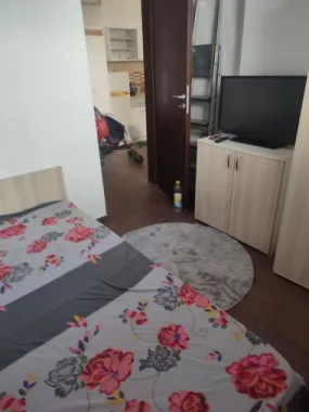 Închiriez apartament 2 camere ,Str Tineretului