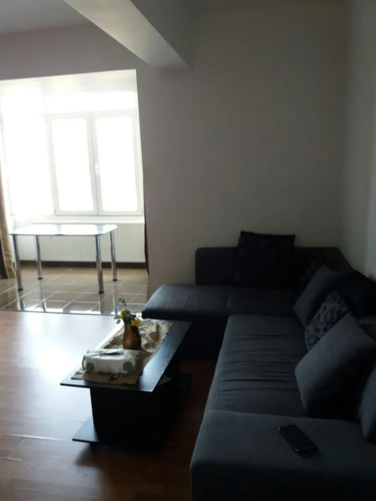 BRASADAS închiriază ap 2 cam decomandat Et 5/7 - Unirii. - Agenția imobiliara BRASADAS închiriază apartament cu 2 camere decomandate, etaj 5/7, zona Unirii, cu CENTRALA PROPRIE, AC, MOBILAT SI UTILAT COMPLET. EXCLUS ANIMALE! Plata: 1 luna în avans + 1 luna garanție.