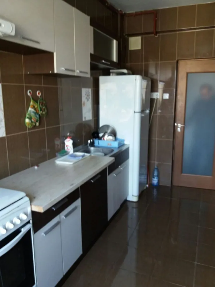 BRASADAS închiriază ap 2 cam decomandat Et 5/7 - Unirii.