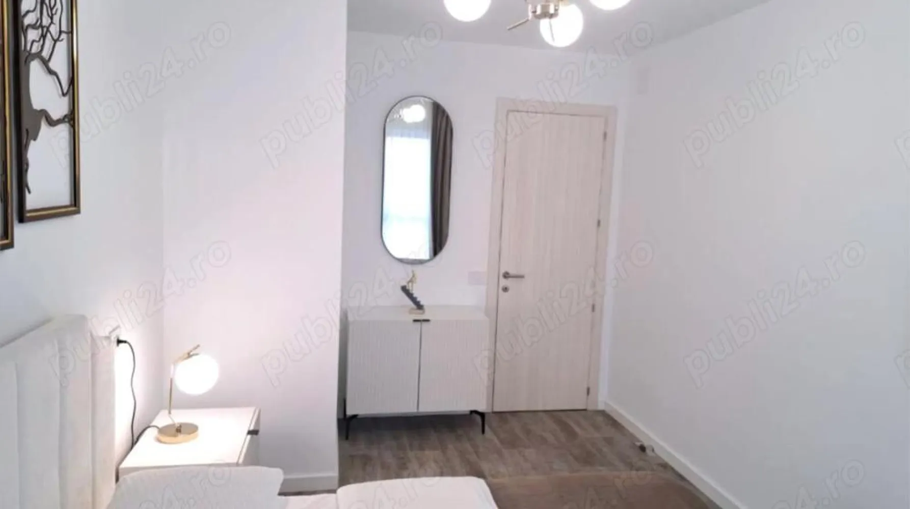 Herastrau (Parcului 20), apartament 2 camere, complet decomandat, bloc nou - Disponibil imediat! Locatie: Herastrau (1.5 km) Zona Bulevardul Expozitiei, Romexpo, Universitatea Romano-Americana Adresa: str. Parcului nr. 20 Accesul in acest nou si modern ansamblul rezidential este controlat si monitorizat video, dispune de parcari amenajate pentru vizitatori, receptie pentru vizitatori si rezidenti, statii pentru incarcare masini electrice, curte interioara amenajata cu spatii verzi si locuri de odihna. Descriere, dotari si finisaje: Apartament cu 2 camere, etaj 3 din 11, complet decomandat, design si mobilier exclusivist (Mobexpert), utilat complet (lenjerie, vesela, electronice si electrocasnice), prima inchiriere pe termen lung, imobil finalizat si receptionat in 2023. Compartimentare: living = 16,45 mp, bucatarie = 6,80 mp, dormitor = 12,93 mp, baie 3,46 mp, terasa cu iesire din sufragerie si bucatarie de 6,65 mp, (Suprafata construita, inclusiv terasa: 65 mp, conform planului arhitectural- releveu la cerere), incalzire prin pardoseala; complet mobilat si utilat cu: masina de spalat rufe cu uscator incorporat, masina de spalat vase, frigider, plita cuptor electrice, hota, aparat de cafea (Nespresso), aer conditionat cu invertor, 2 televizoare - in sufragerie si dormitor (Samsung, ultra-slim), aspirator robot Rowenta. Toate electrocasnicele dispun de extragarantie de 5 ani. Tamplarie PVC cu geam tripan, sistem smarthome integrat. Mobilier modern de terasa. Pret: 850 Euro luna NET= pret valabil fara inregistrare ANAF *Loc de parcare subteran disponibili- la cerere, pret separat (pret orientativ- 100-150 EUR luna) **AVANTAJ: abonamentul de internet de mare viteza (Digi) si cablu TV- incluse in pret Pret cu inregistrare ANAF: +20% Pret pentru cetateni straini (sau studenti): +30% Pret pentru persoanele cu animale de companie: +100% Pret pentru inchiriere pe termen scurt (1-11 luni = 5% in plus pentru fiecare luna care se scade dintr-un an) Preturi valabile pentru inchiriere pe un an (+contravaloarea chiriei pe 2 luni pentru garantie- avand in vedere nivelul dotarilor); colaborez cu agentiile imobiliare cu comision de 50% din prima chirie la semnarea contractului- in cazul in care aveti direct client interesat (altfel- promovarea este "la liber", nu se merge pe exclusivitate). Multumesc. Dan.