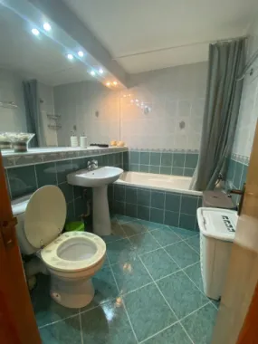 Închiriez apartament 2 camere aviatiei str,capalna nr 38, 650€