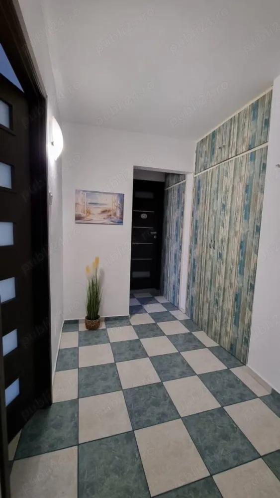 Proprietar, inchiriere 2 camere Aviatiei (boiler, parcare ADP, contract ANAF) - Proprietar, inchiriez apartament 2 camere in Aviatiei situat pe str. Aripilor , etaj 1 4. Inchiriez pe termen lung apartament modern si foarte curat, situat la 5 minute de statia de metrou Aurel Vlaicu si de parcul Herastrau, proaspat renovat, prima chirie 1+1. Specificaţii Utilitati generale: Curent, Apa, Canalizare, Gaz Sistem incalzire apa : Boiler electric Climatizare: Aer conditionat in fiecare camera Acces internet: Cablu, Wireless Finisaje Ferestre cu geam termopan: PVC, plasa tantari Stare interior: Renovat Usi interior: Lemn Usa intrare: Metal Izolatii termice: Exterior Podele: Gresie, Parchet Pereti: Vopsea lavabila Dotări Bucatarie: Mobilata si utilata Contorizare: Contor gaz, Apometre Mobilat: Complet Electrocasnice: Masina de spalat rufe, Frigider, Aragaz, Hota, TV, Cuptor cu microunde, Loc parcare ADP: 1