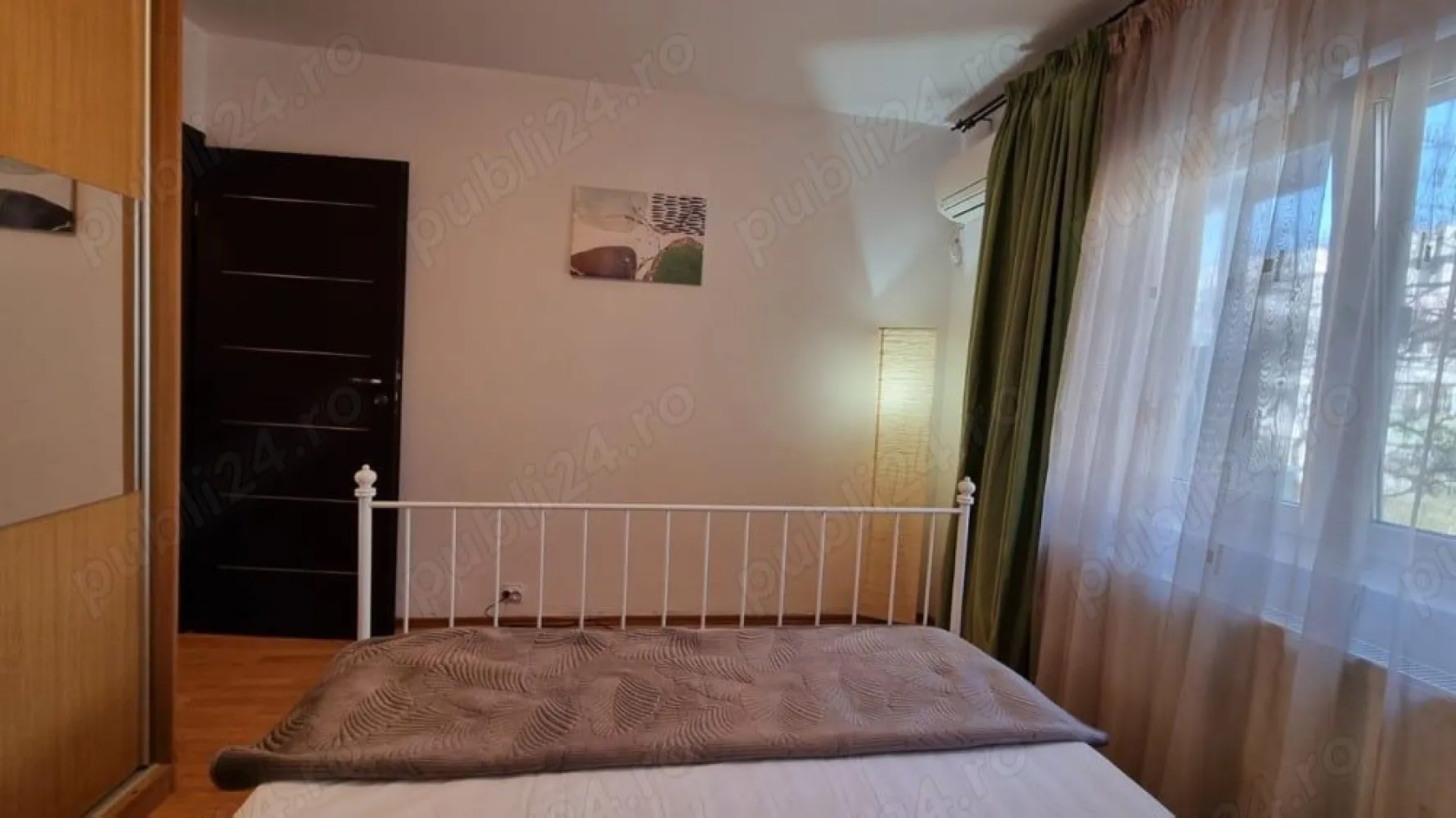 Proprietar, inchiriere 2 camere Aviatiei (boiler, parcare ADP, contract ANAF) - Proprietar, inchiriez apartament 2 camere in Aviatiei situat pe str. Aripilor , etaj 1 4. Inchiriez pe termen lung apartament modern si foarte curat, situat la 5 minute de statia de metrou Aurel Vlaicu si de parcul Herastrau, proaspat renovat, prima chirie 1+1. Specificaţii Utilitati generale: Curent, Apa, Canalizare, Gaz Sistem incalzire apa : Boiler electric Climatizare: Aer conditionat in fiecare camera Acces internet: Cablu, Wireless Finisaje Ferestre cu geam termopan: PVC, plasa tantari Stare interior: Renovat Usi interior: Lemn Usa intrare: Metal Izolatii termice: Exterior Podele: Gresie, Parchet Pereti: Vopsea lavabila Dotări Bucatarie: Mobilata si utilata Contorizare: Contor gaz, Apometre Mobilat: Complet Electrocasnice: Masina de spalat rufe, Frigider, Aragaz, Hota, TV, Cuptor cu microunde, Loc parcare ADP: 1