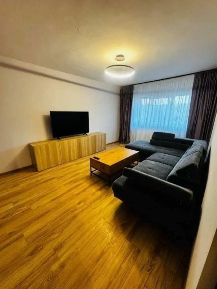 Inchiriere aparatament 2 camere Aviatiei - proprietar - Proprietar, inchiriez apartament 2 camere, decomanadat, sector 1, cartier Aviatiei, strada Borsa, renovat şi utilat, centrala proprie pe gaz, loc de parcare inclus. Owner, renting 2 bedroom apartment, 1 sector, Aviatiei, Borsa street, new renovated and fully equipped, owned gas central heating, parking spot included.