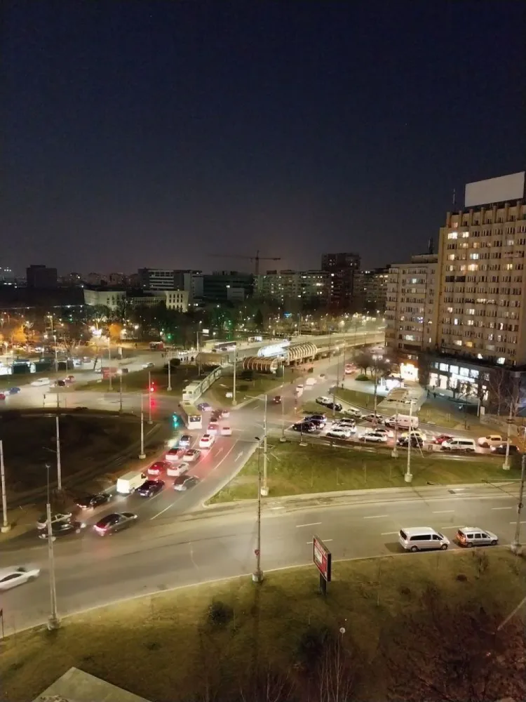 Proprietar Mosilor Obor metrou - Proprietar închiriez ap 2 camere foarte spatios 89 mp utili et 9/11 decomandat modern mobilat(ap a fost transformat din 4 cam in 2),masina spalat vase,masina de spalat,Let tv,aer conditionat etc.ap are 2 bái+centrala proprie si este pozitionat exact la gura de metrou Bucur Obor,are vedere catre Calea Mosilor Adresa imobil Sos Stefan cel mare 240 bl 59a