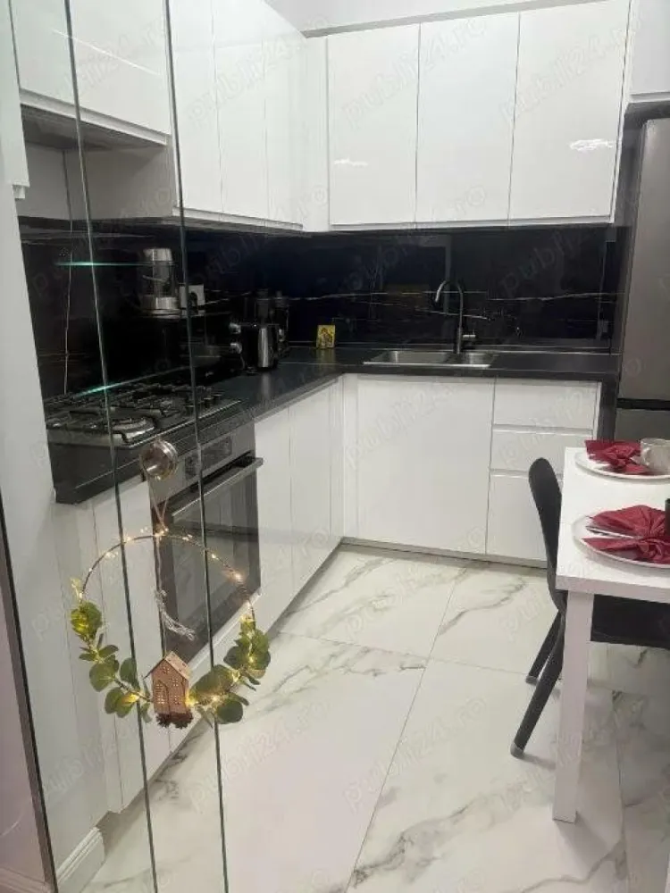 BRASADAS închiriază ap 2 cam. terasa, bloc NOU lux, UNIRII. - Agenția imobiliara BRASADAS închiriază apartament NOU cu 2 camere, complex rezidential, zona ultracentrala, langa Manastirea Antim, zona foarte linistita, in imediata vecinatate a Palatului Parlamentului. Este un apartament mobilat si utilat complet: iti aduci doar hainele !!! Este la prima inchiriere, mobila si electrocasnicele sunt noi ! Mobilat de lux, 2 grupuri sanitare, terasa mare, incalzire in pardoseala, bucatarie dotata, plita gaz, cuptor electric, cuptor microunde, combina frigorifica, masina spalat cu uscator, multiple dotari. Apartamentul este in proxima apropiere a Palatului Parlamentului, ministere, Piata Unirii, cu acces imediat la zonele de interes si mijloacele de transport in comun. Loc parcare resedinta.